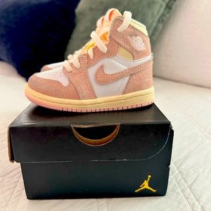 Jordan 1 Retro High OG Shoes